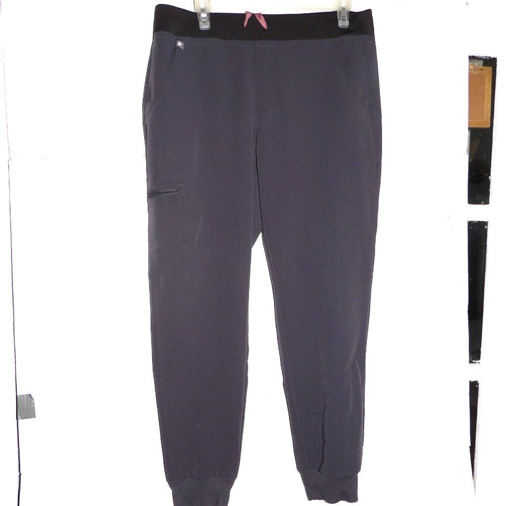 Figs Gray Jogger Style Women's Scrub Set Large Top, Medium Bottom - Picture 5 of 5